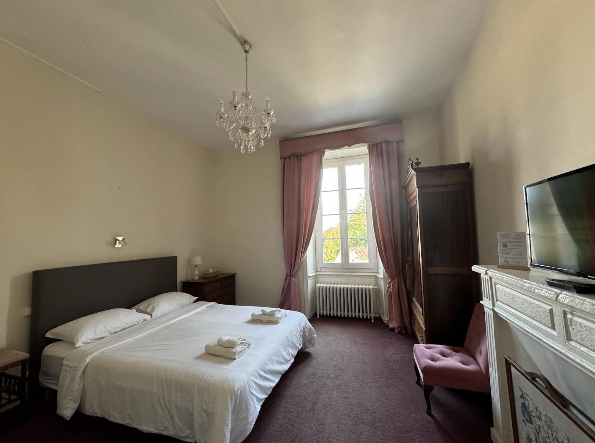 Hotel De France Et De Russie Thiviers Εξωτερικό φωτογραφία