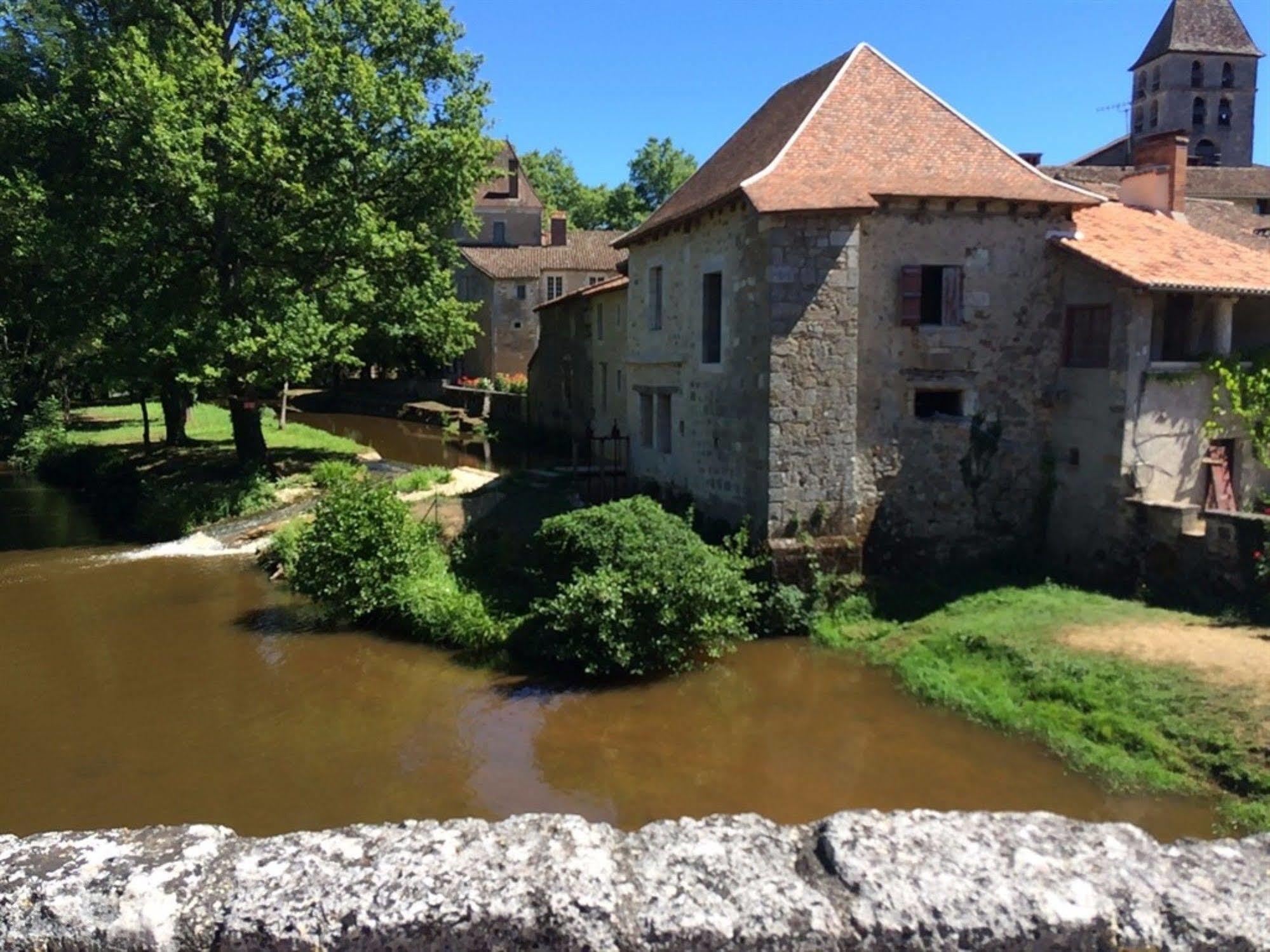 Hotel De France Et De Russie Thiviers Εξωτερικό φωτογραφία